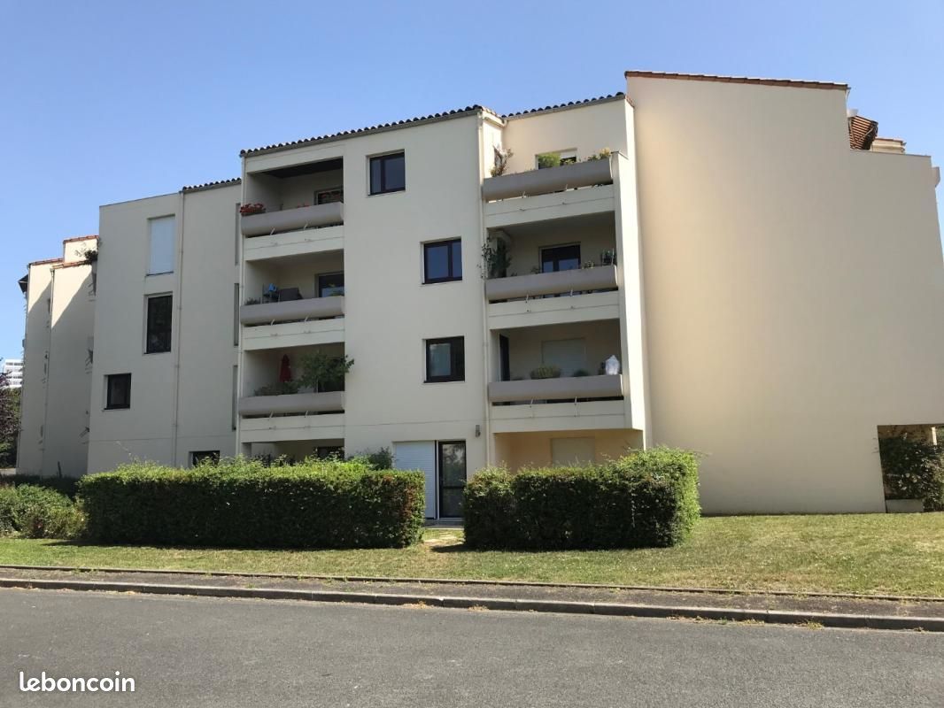 Appartement 3 pièces 101 m² · à La Rochelle · 101 m² · 1 412 €