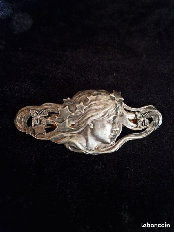 Broche Art Nouveau 1900 – Profil Femme, Métal Doré, Style Mucha, 40 Mm