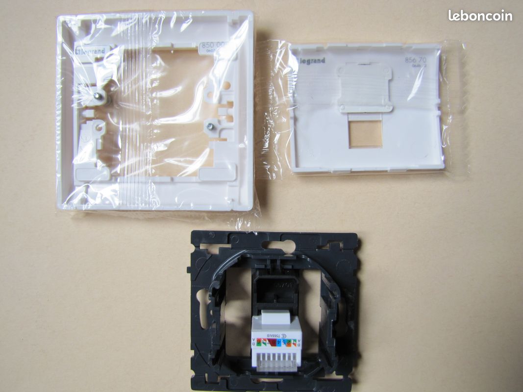 Prise TV-FM Legrand Sagane 84328 - Pour Installation électrique, Vendue à L'unité, Neuf