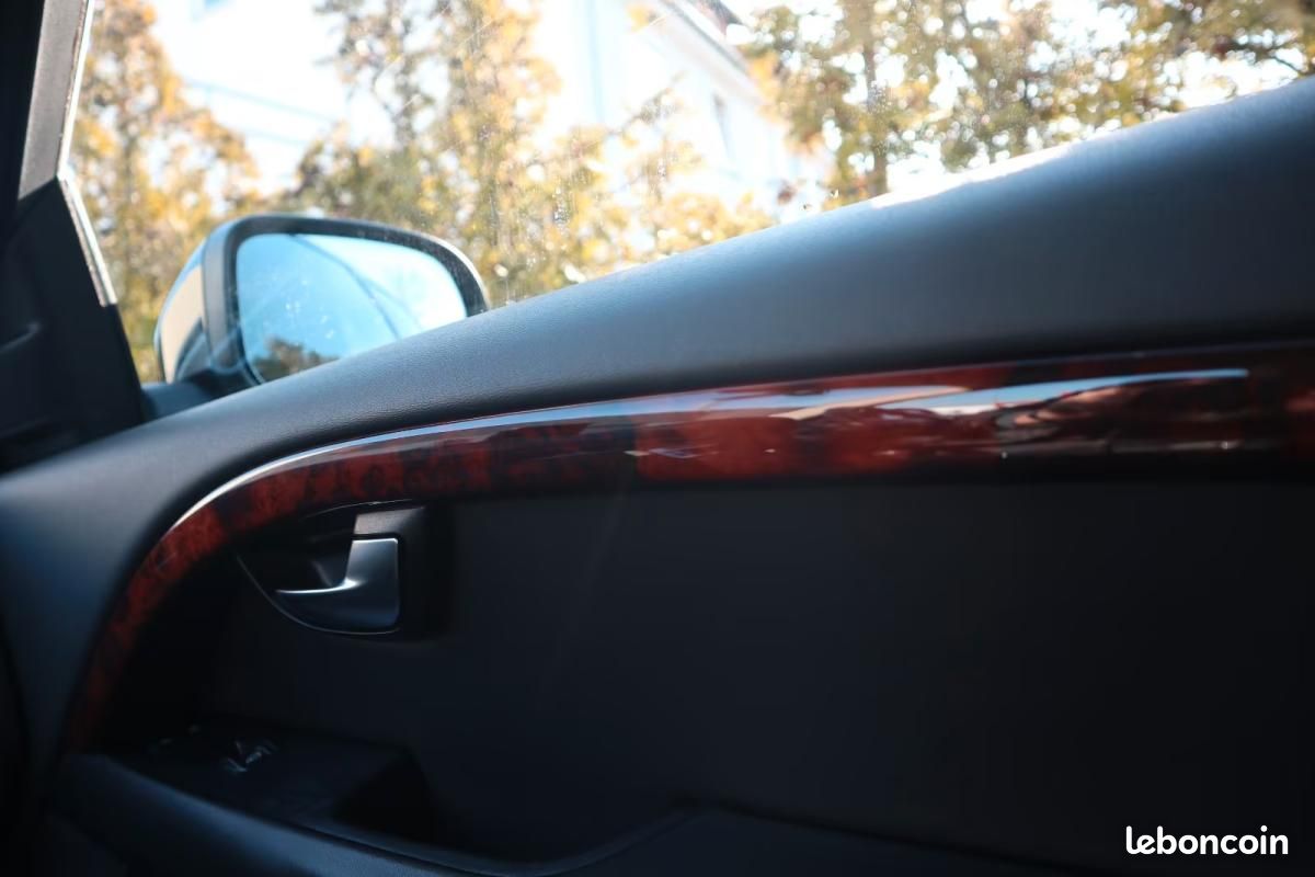 Volvo V70 3.2 SUMMUM 238 CH BVA - RADAR DE RECUL ISOFIX SYSTEME NAVIGATION (image 21)