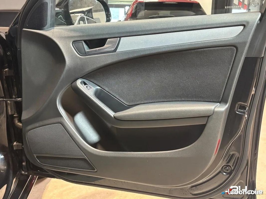 Audi A4 2.0 TDI 145 S-LINE (image 19)