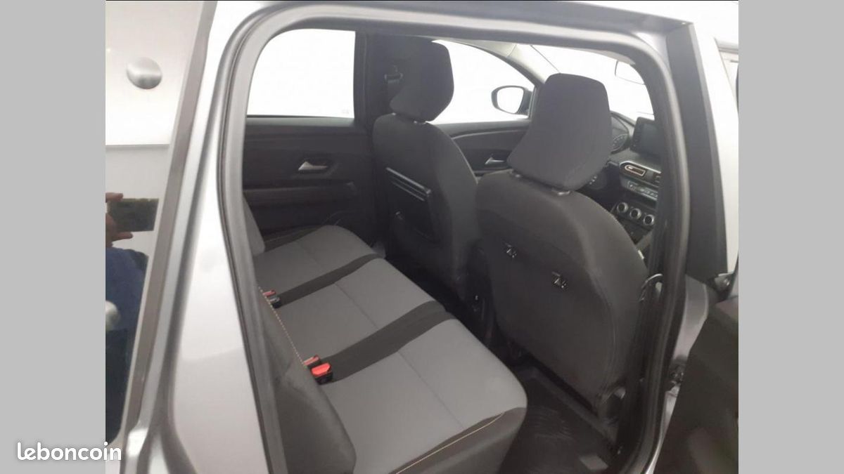 Dacia Jogger TCe 110 7 pl Extreme (image 10)