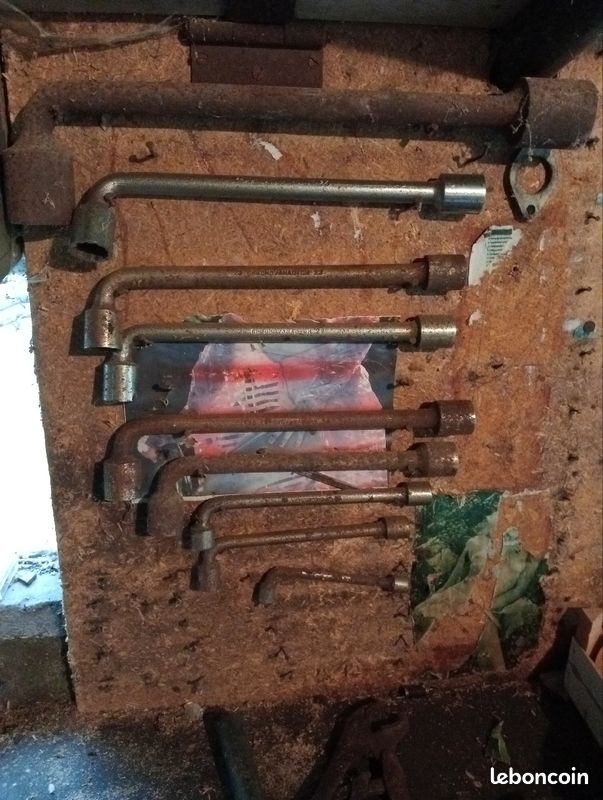 Divers clés à pipe (image 1)