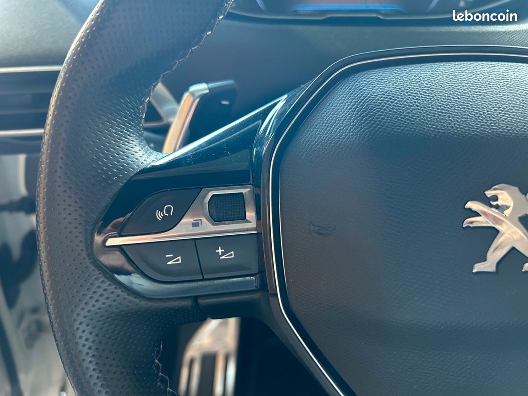 PEUGEOT 3008 BLUEHDI 130ch GT Pack - Toit Ouvrant - Sellerie Cuir - Focal (image 17)