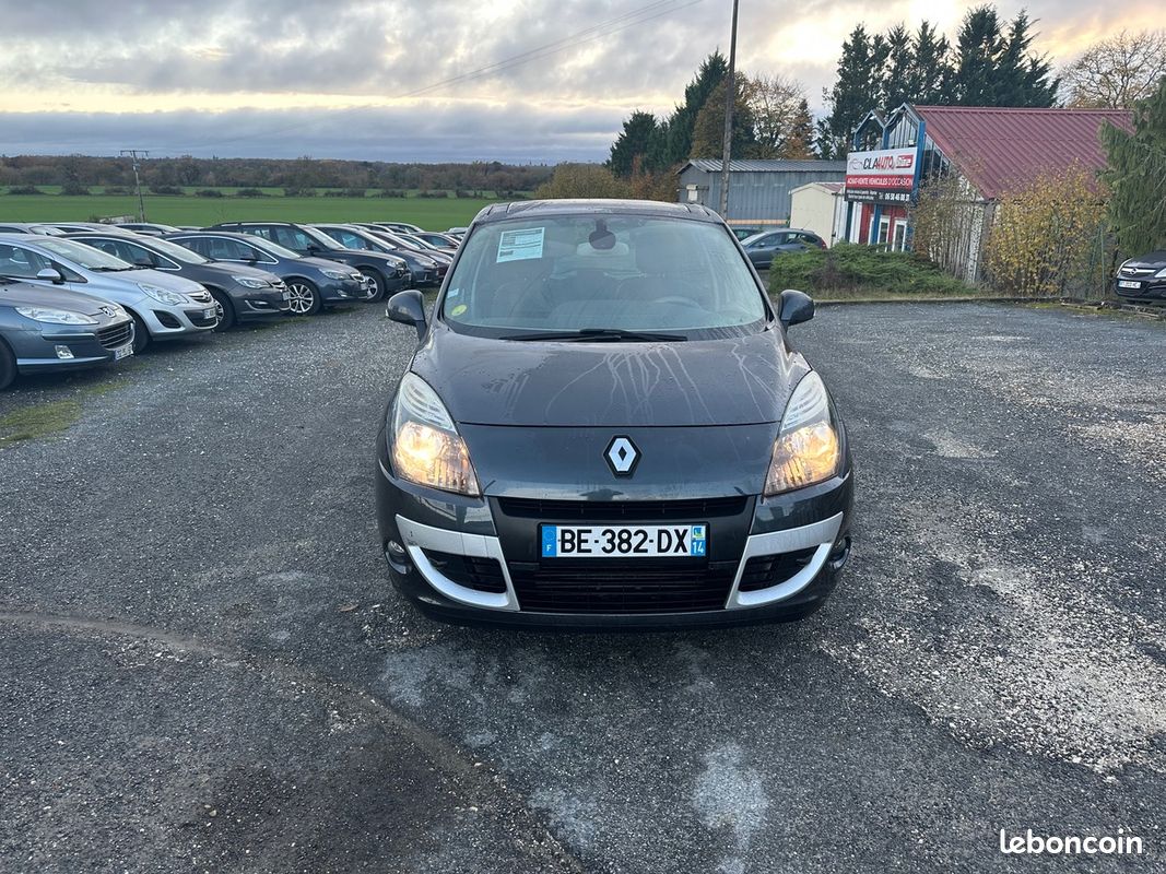 RENAULT Scenic III 1.9 dci 130cv 1ère main 5990e toutes options - Voitures