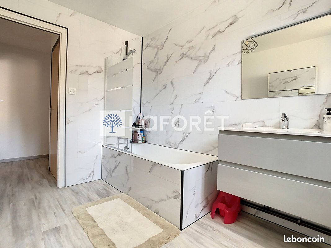 Maison 5 pièces 127 m² - Moncoutant-sur-Sèvre 79320 (image principale 5)