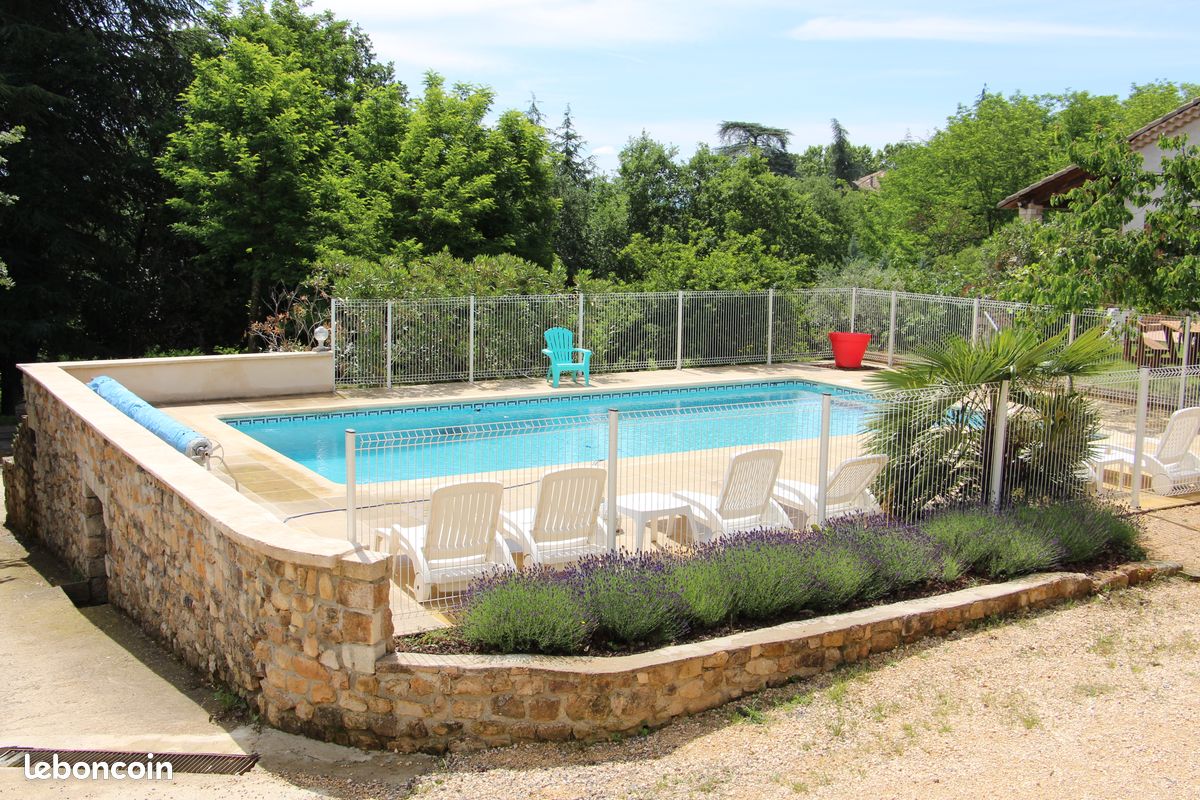 Gîte Sud Ardèche avec piscine (image 1)