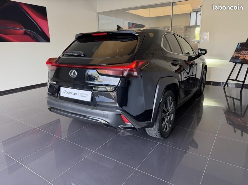 Lexus UX 250h F SPORT Design 2WD (image 10)