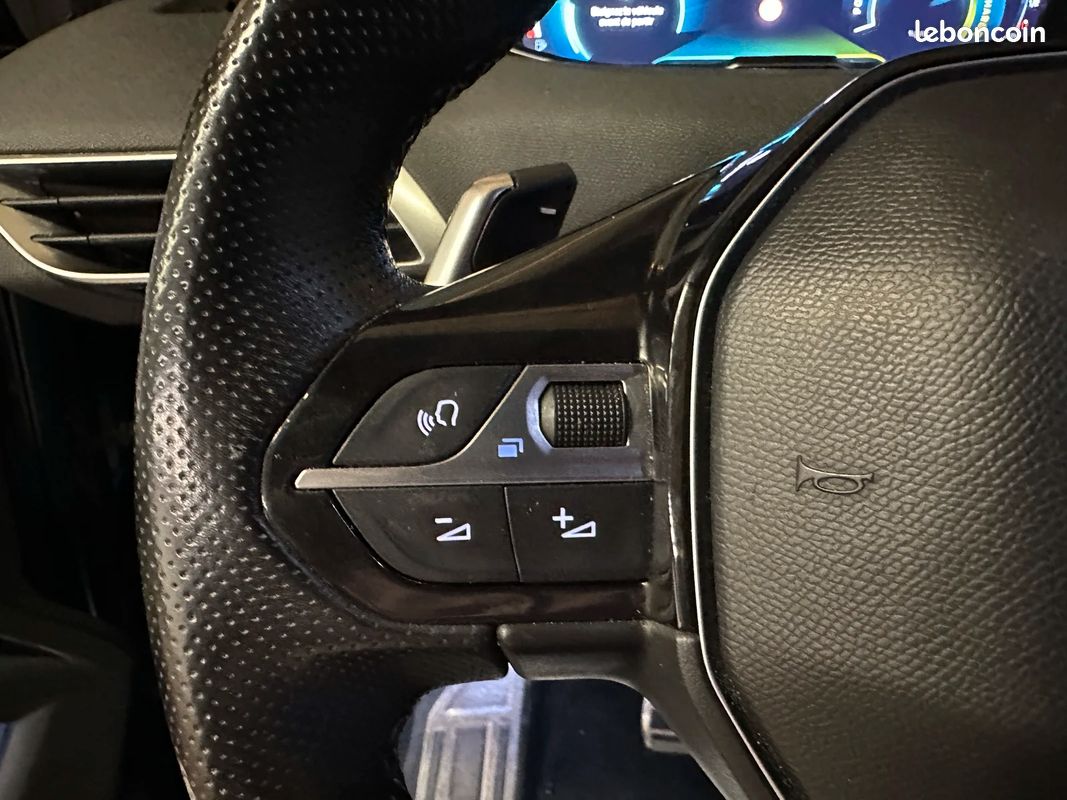Peugeot 3008 II 1.6 THP Hybrid 225 GT (image 28)