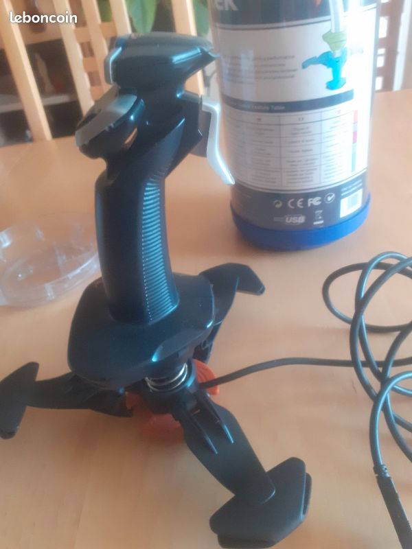 Joystick Saitek pour PC (image 2)