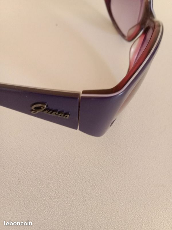 Lunette de soleil Guess (image 3)
