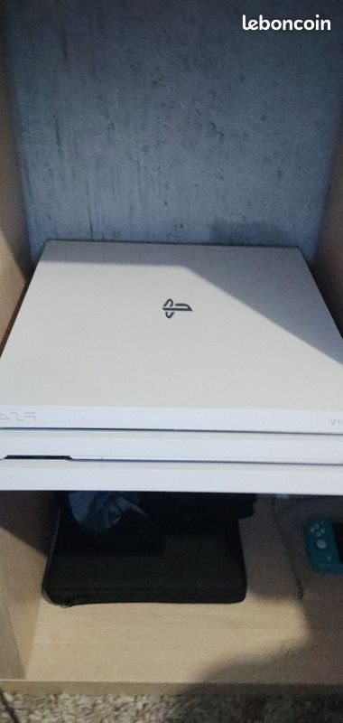 Ps4 pro (image 2)