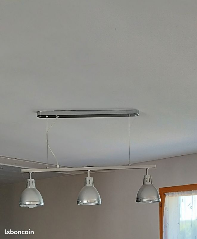 Suspension métal (image 1)