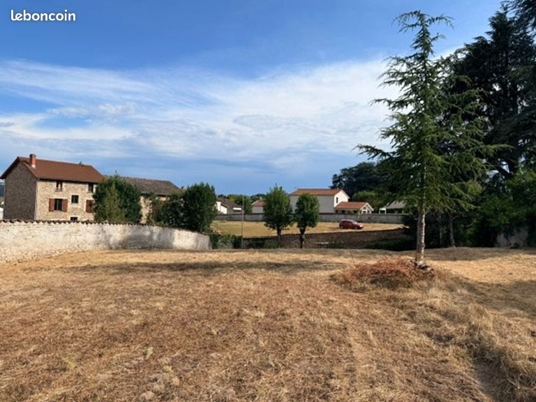 Terrain 755 m² Bas En Basset · à Bas-en-Basset · 73 000 €