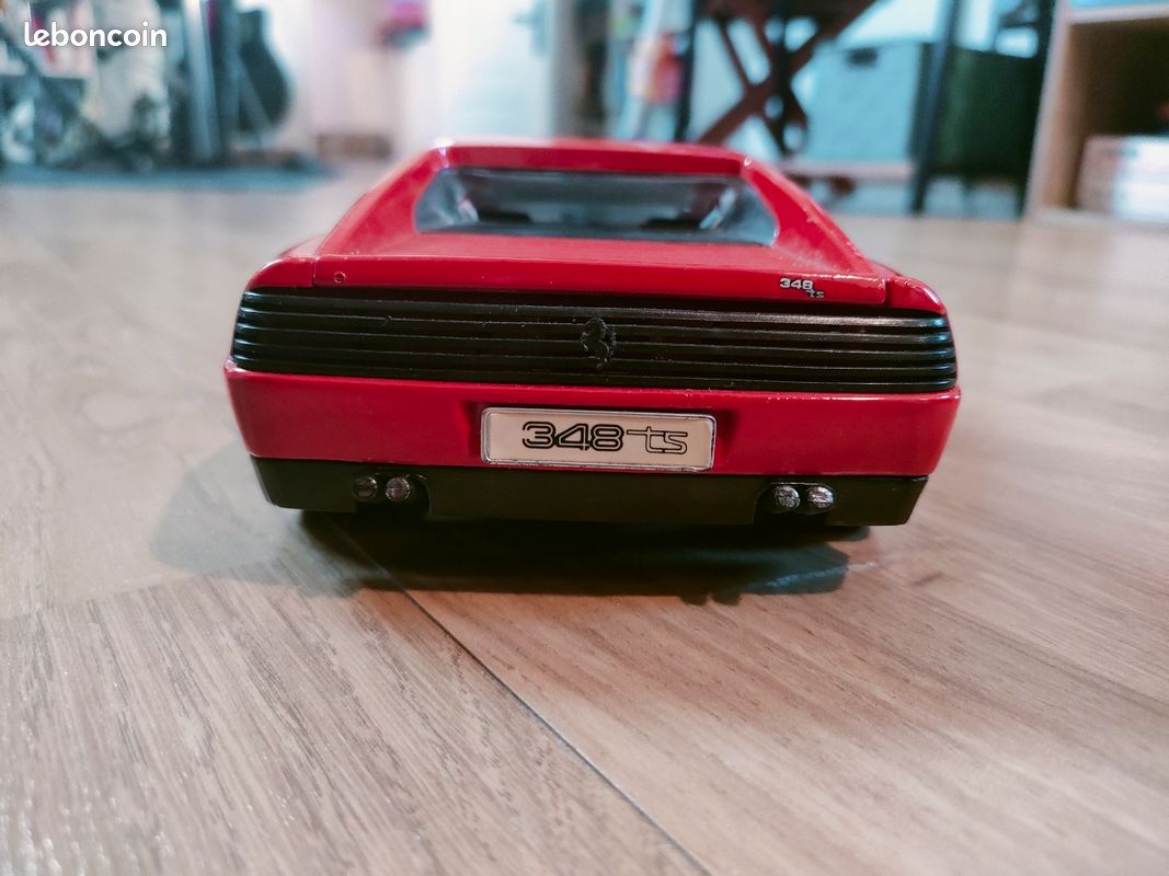 FERRARI 348 TS cabriolet fermé rouge foncé 1/18 MAISTO