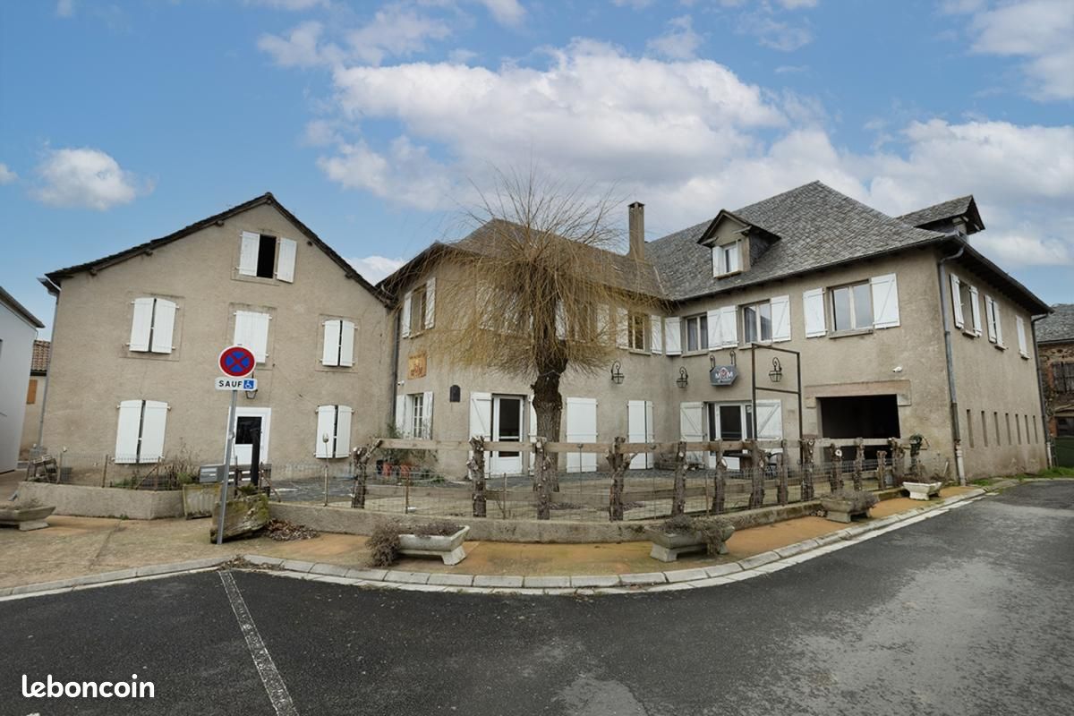 Maison 21 pièces 860 m² · à Carmaux · 860 m² · 140 000 €