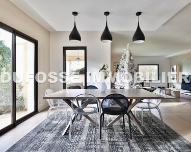 Maison 1 090 000 € - 230 m²
