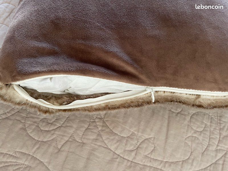 Coussin en fausse fourrure Bouchara (image 3)