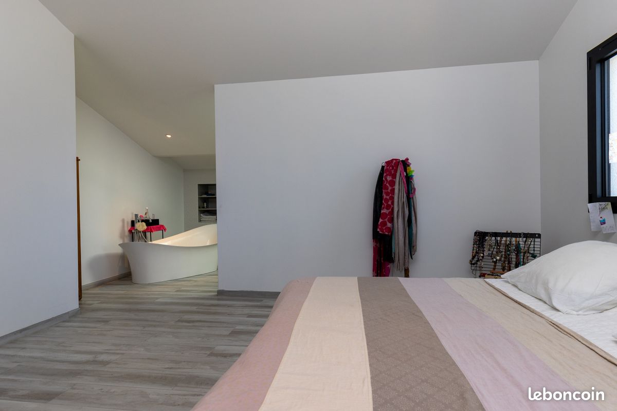 Villa 8 pièces 228 m² - Villefranque 64990 (image principale 4)