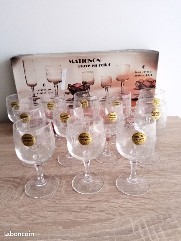 Matignon gravé en relief 12 verres en cristal d'Arques 12cl. Livraison sur place (image 2)