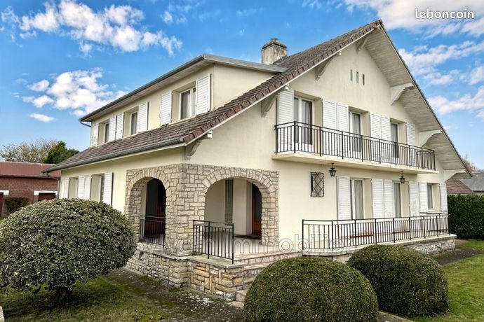 Maison 7 pièces 205 m²