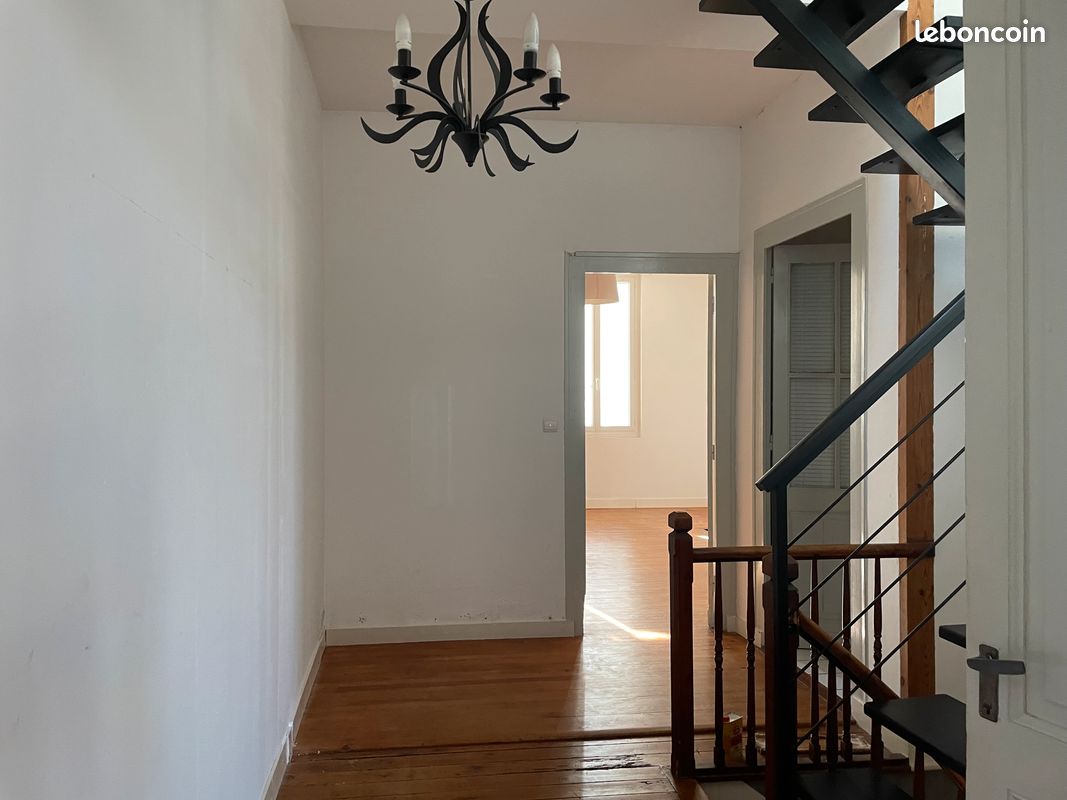 Maison 7 pièces 165 m² · à Coutras · 165 m² · 1 015 €/mois