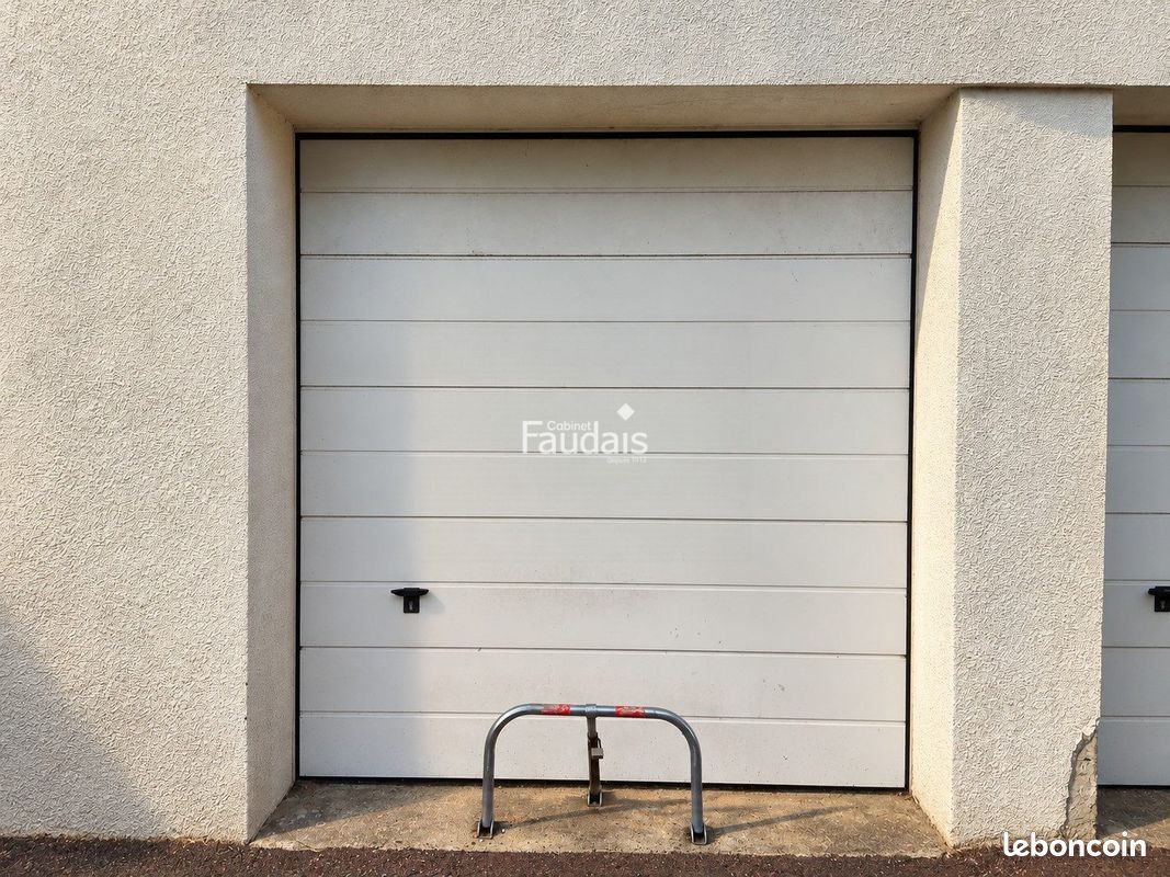 Parking 22 m² · à Coutances · 22 m² · 24 000 €