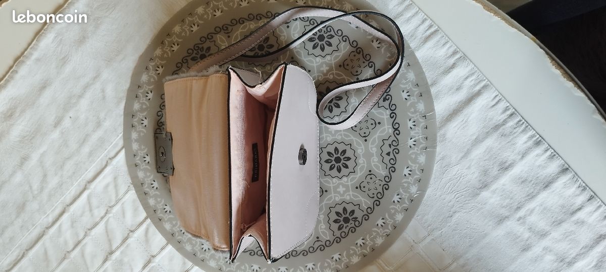 Petit prix sac à main couleur lavande avec fausse fourrure (image 5)