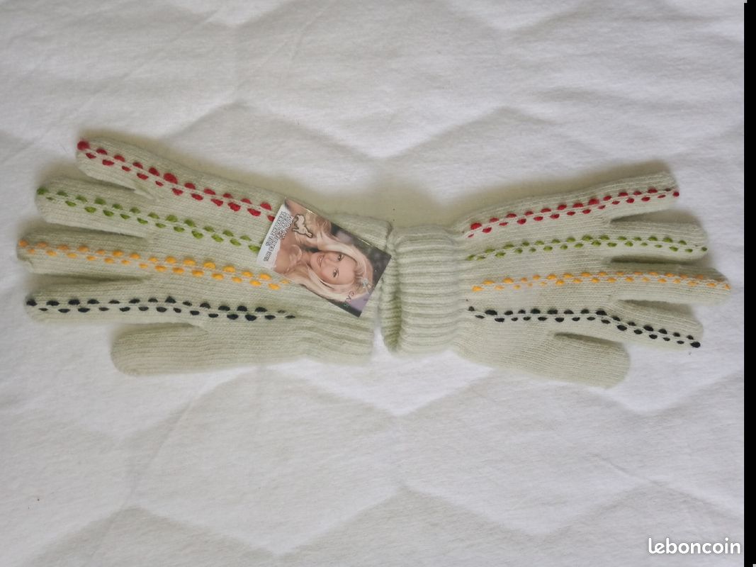 Gants neufs et bonnet fille/Femme (image 5)