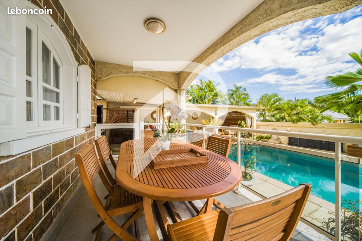 Maison 6 pièces 200 m² · à La Possession · 200 m² · 698 950 €