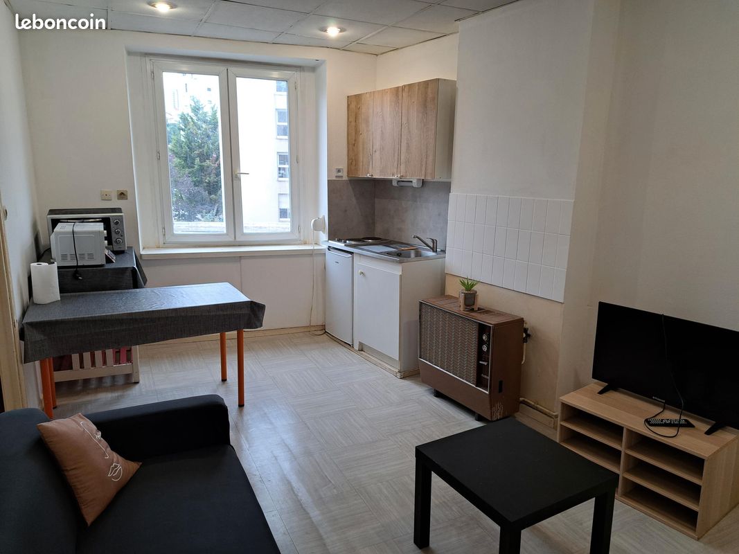 Appartement 2 pièces 28 m² · à Saint-Étienne · 28 m² · 380 €