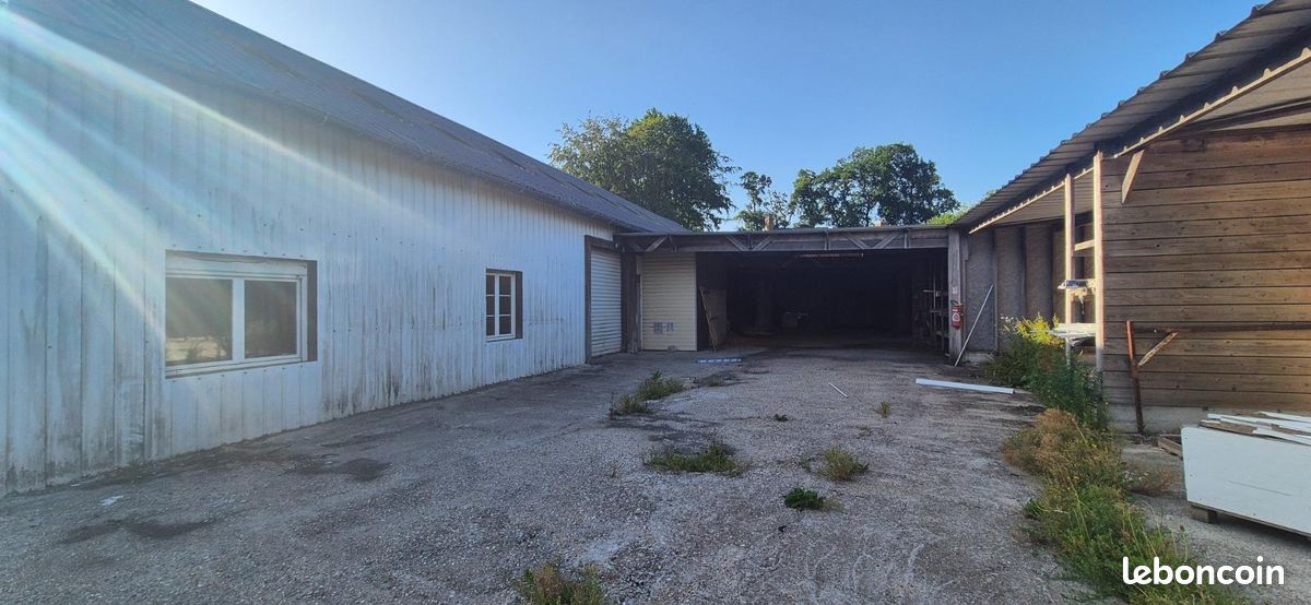 Local commercial 6 pièces 480 m² · à Saint-Nicolas-de-la-Taille · 480 m² · 287 000 €
