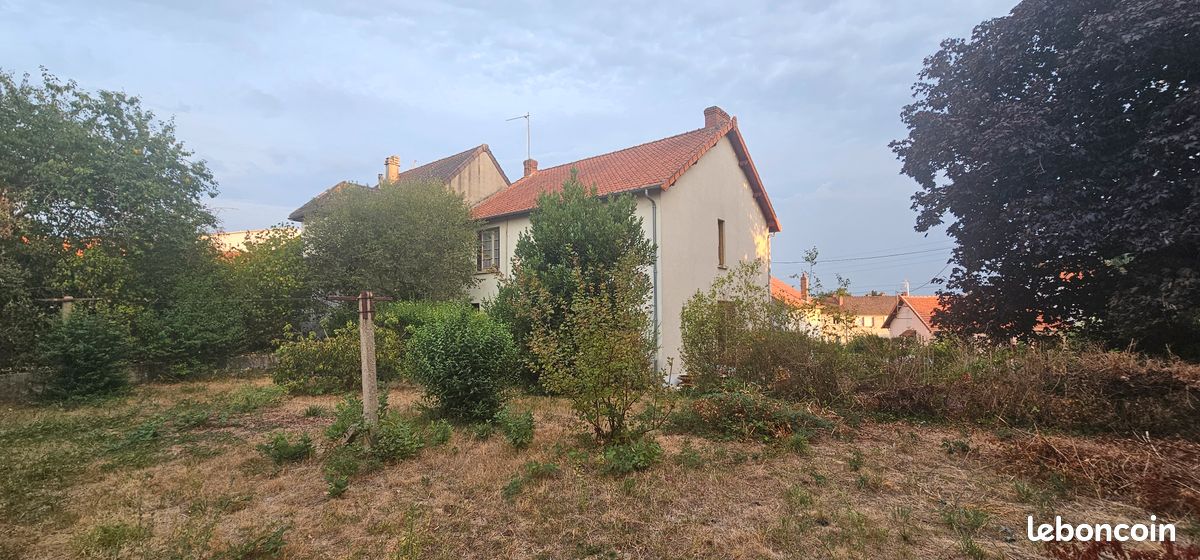 Maison 6 pièces 120 m² · à Montluçon · 120 m² · 80 000 €