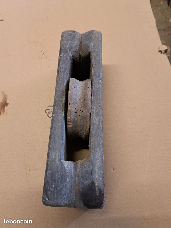 Ancienne poulie en bois (image 4)
