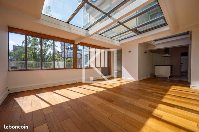 Appartement 6 pièces 156 m² — 1
