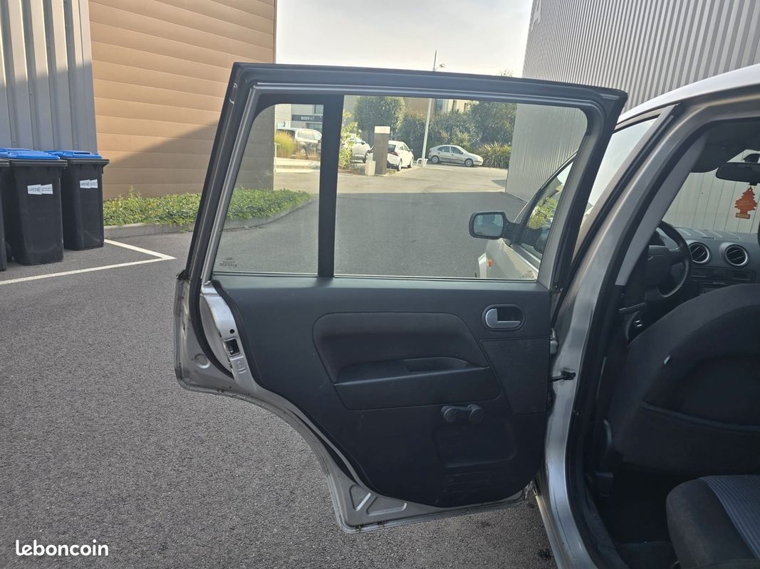 Ford Fusion 1.4 tdci ( Dans l'état ) (image 17)