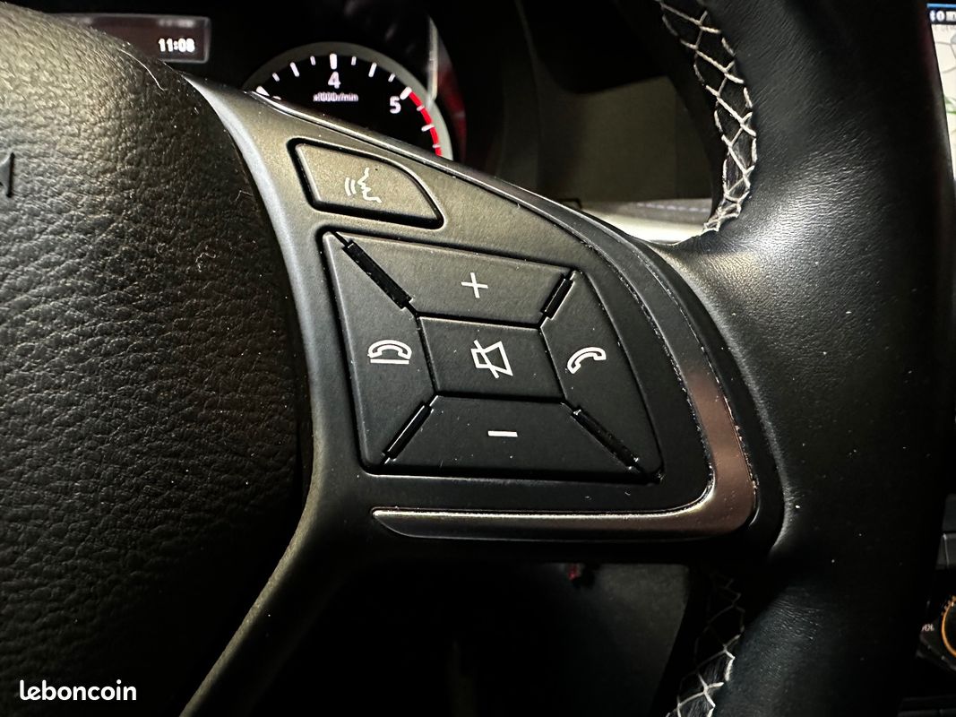 INFINITI Q30 2.2d 170 7DCT Premium Tech - SUPERBE ETAT - SIEGE CHAUFFANT (image 18)