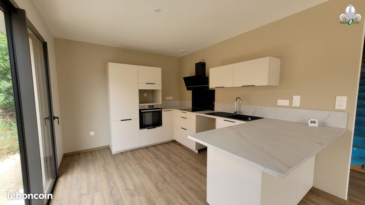 Maison 5 pièces 140 m² · à Couchey · 140 m² · 1 600 €/mois