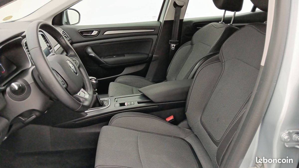 Renault megane iv berline blue dci 115 evolution (image 11)