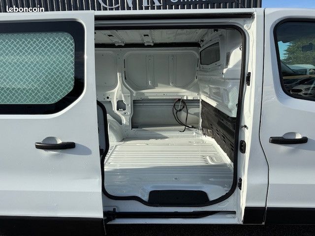 Renault TRAFIC III FG L1H1 1200 1.6 DCI 125CH ENERGY GCF E6 (image 13)