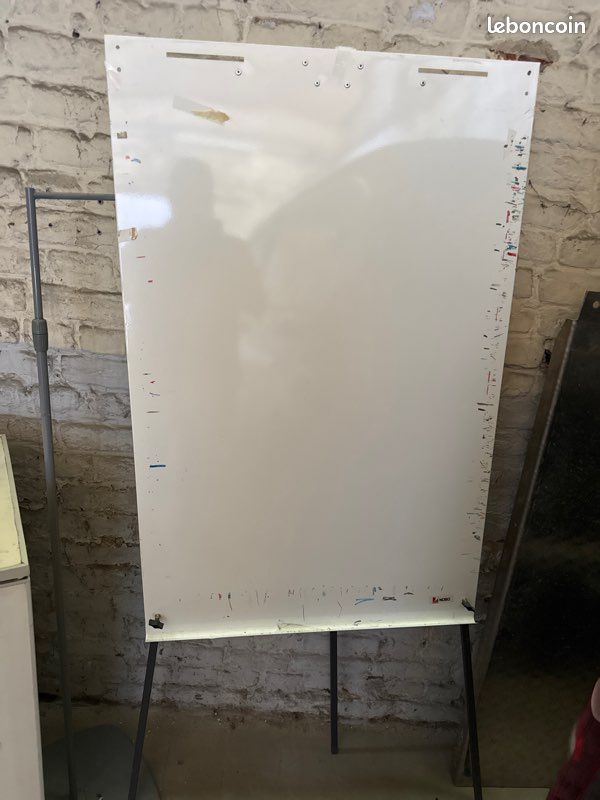 Tableau blanc, chevalet de conférence (image 1)