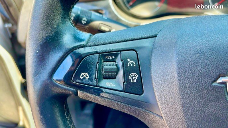 OPEL Corsa E 5 Portes 1.4 i 16V 90 cv MOTEUR A CHAÎNE (image 8)