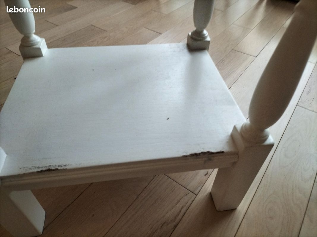Table de chevet en blanc (image 7)