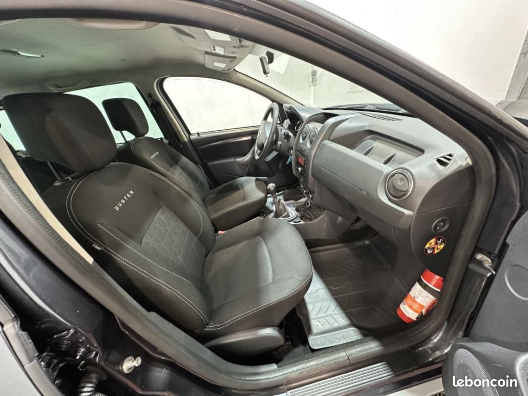 Dacia Duster 1.5 dCi 110 4x4 Lauréate +ATTELAGE (image 12)