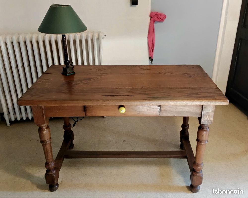 Table bureau style Louis XIII (image 1)