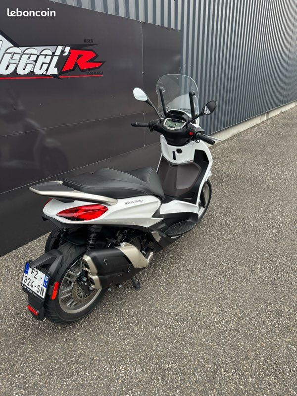 400 Hpe Prezzo Beverly Piaggio PIAGGIO BEVERLY 400 HPE 2021 AccelR
