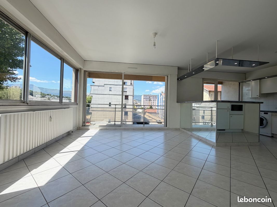 Appartement 3 pièces 88 m² · à Chambéry · 88 m² · 235 000 €