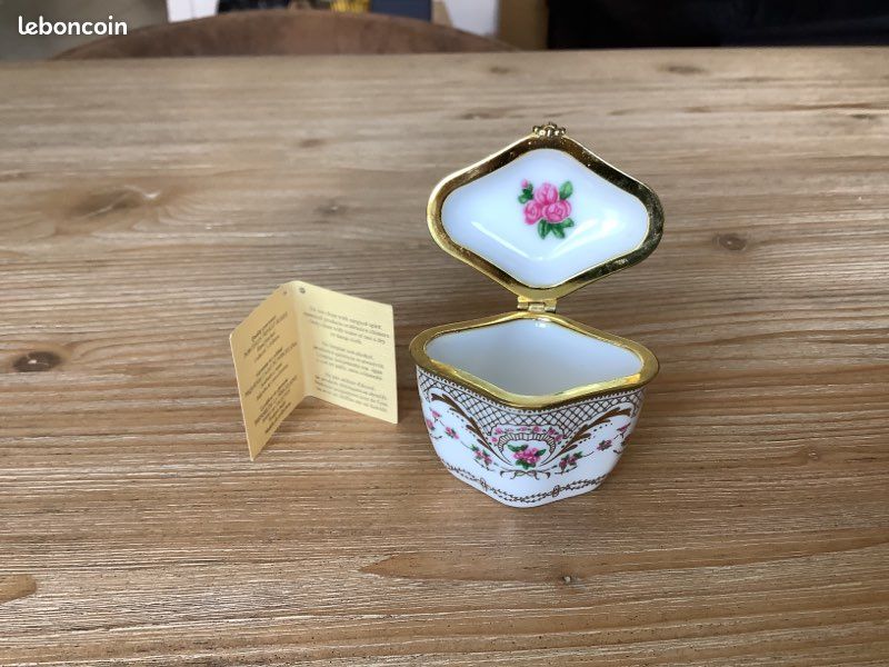Petite boîte à bijoux en porcelaine où pilulier delprado (image 2)