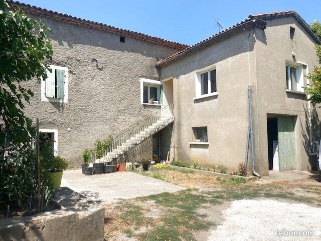 Maison 4 pièces 140 m² · à Sainte-Anastasie · 140 m² · 385 000 €