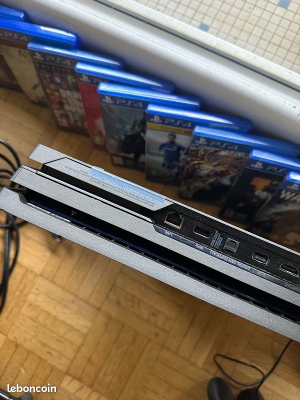 Ps4 pro 1T quasiment neuve (image 3)